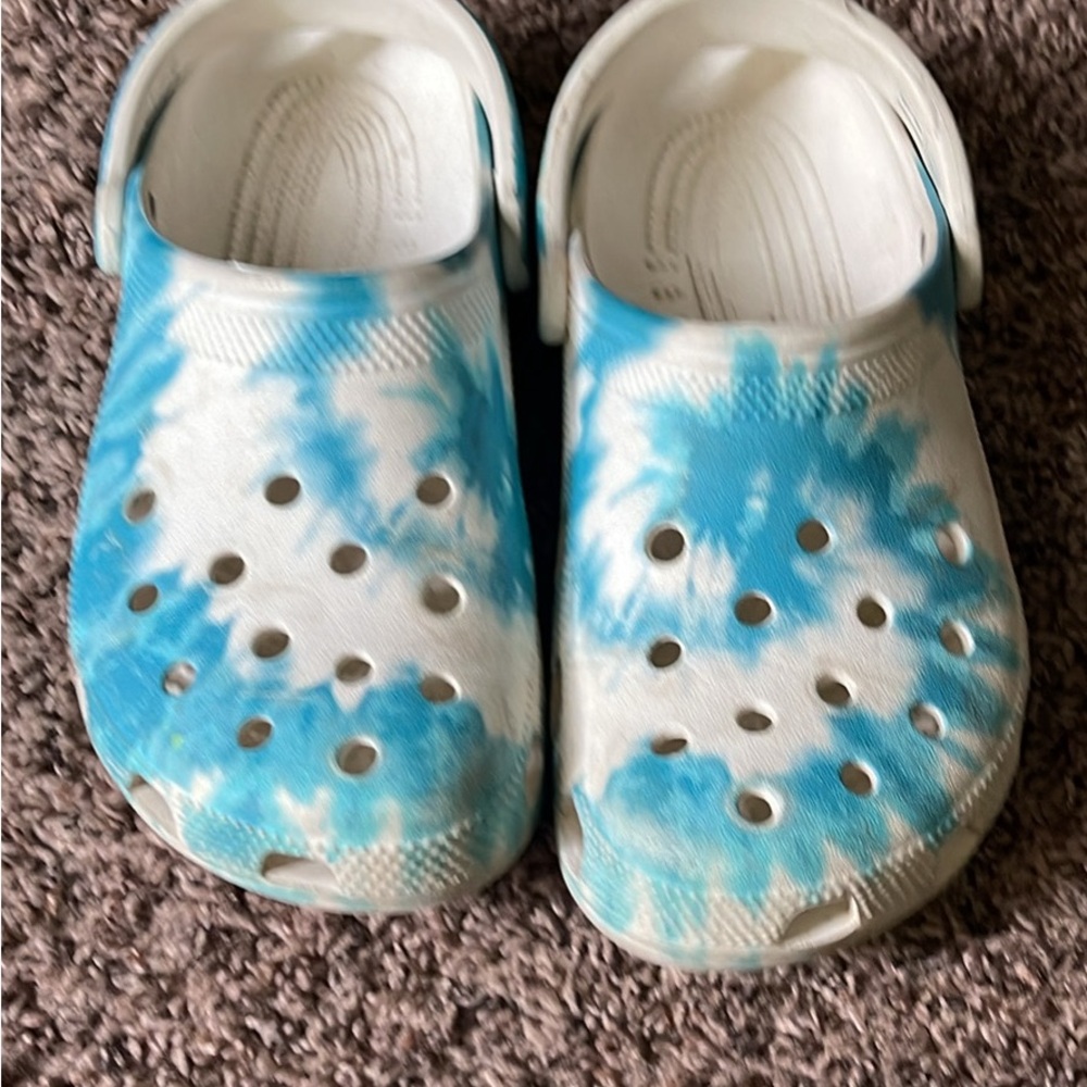 Kids Crocs Blue and White Clogs